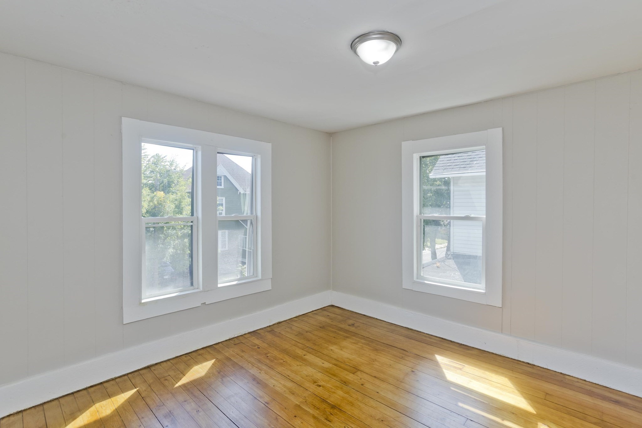 30 Hawthorne St Property Photo 12