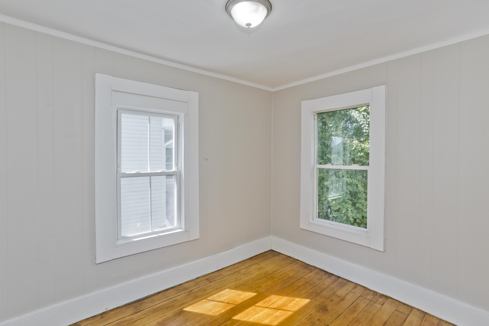 30 Hawthorne St Property Photo 13