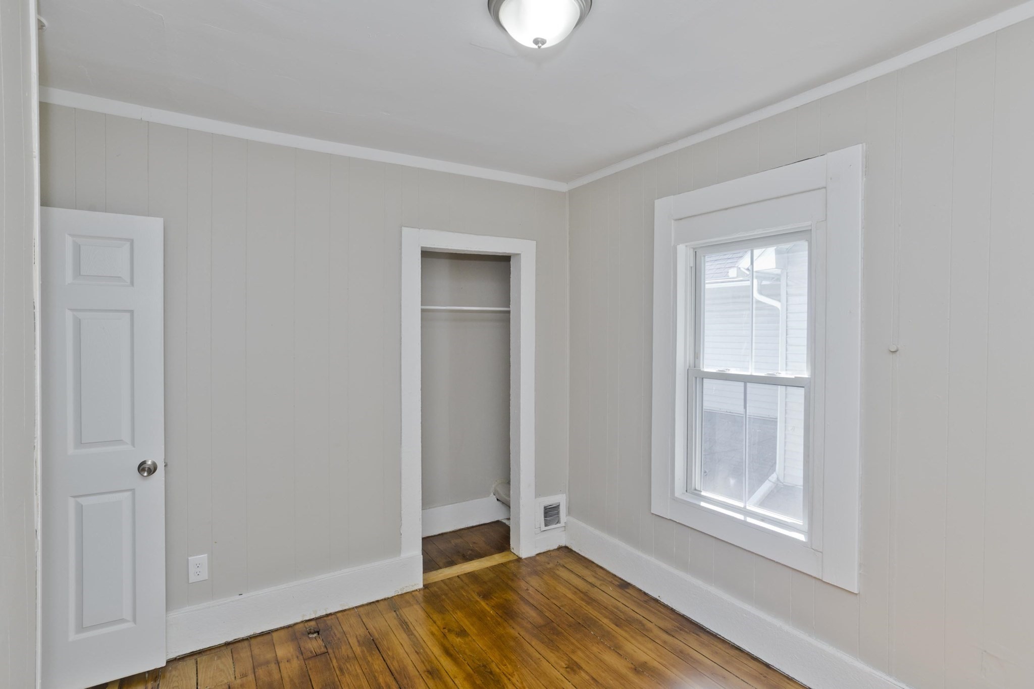 30 Hawthorne St Property Photo 14