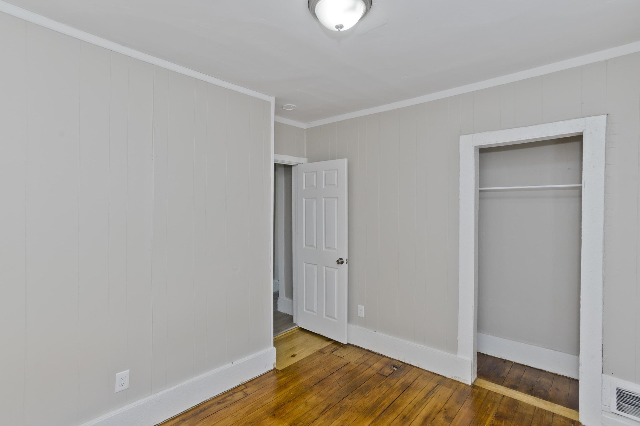 30 Hawthorne St Property Photo 16