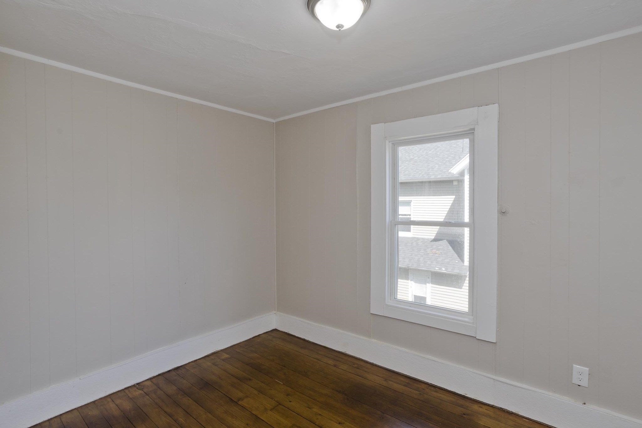 30 Hawthorne St Property Photo 17