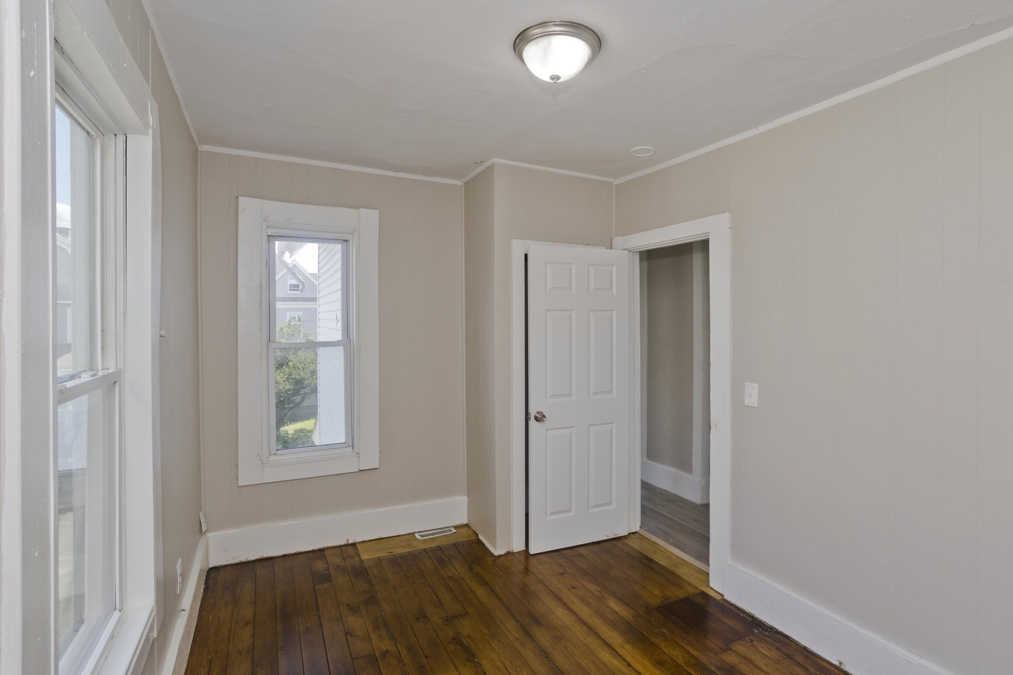 30 Hawthorne St Property Photo 18