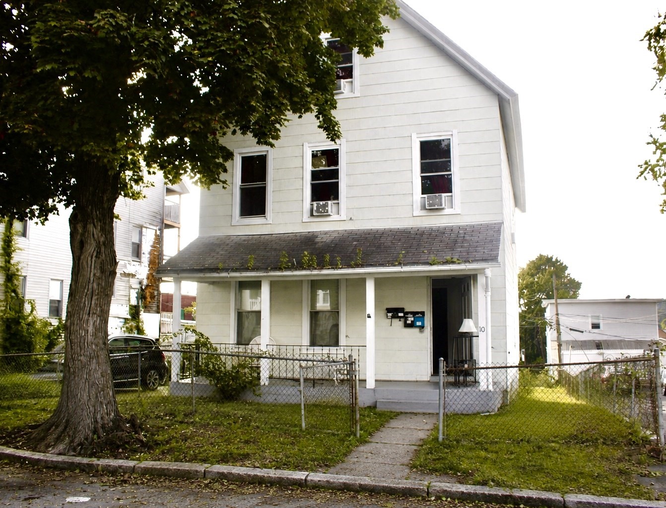 10 Hollywood St Property Photo 1
