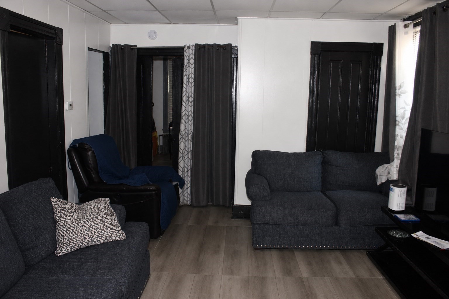 10 Hollywood St Property Photo 11