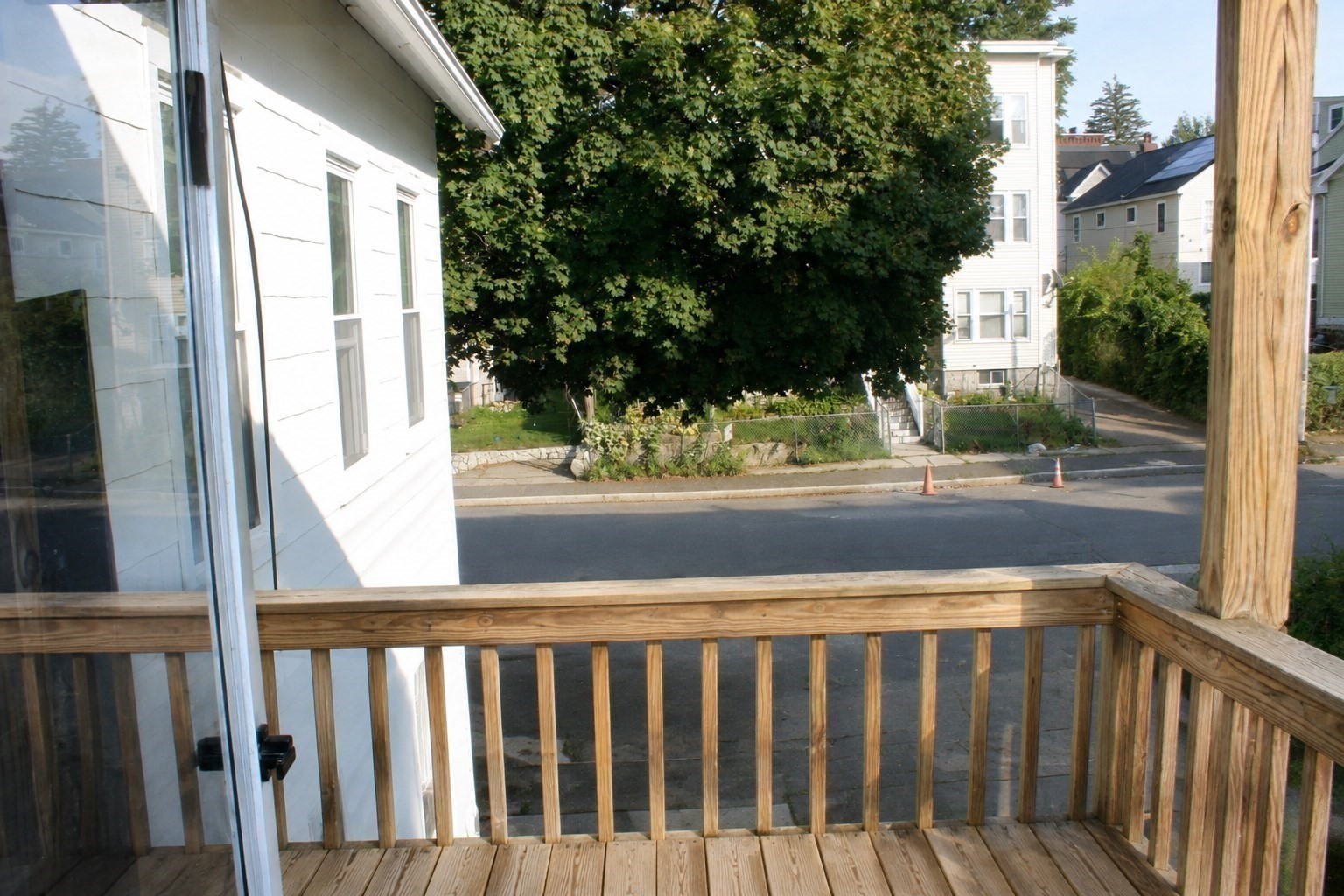 10 Hollywood St Property Photo 18