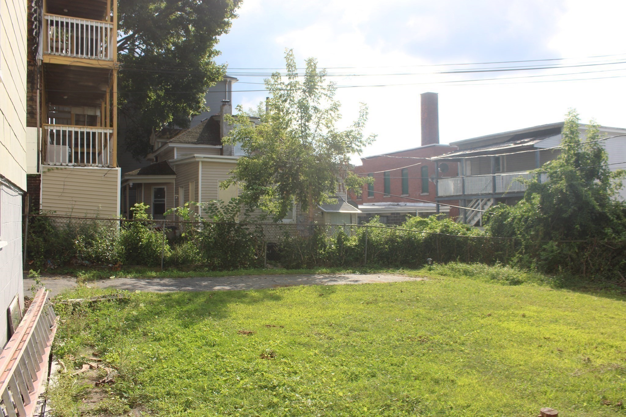 10 Hollywood St Property Photo 26