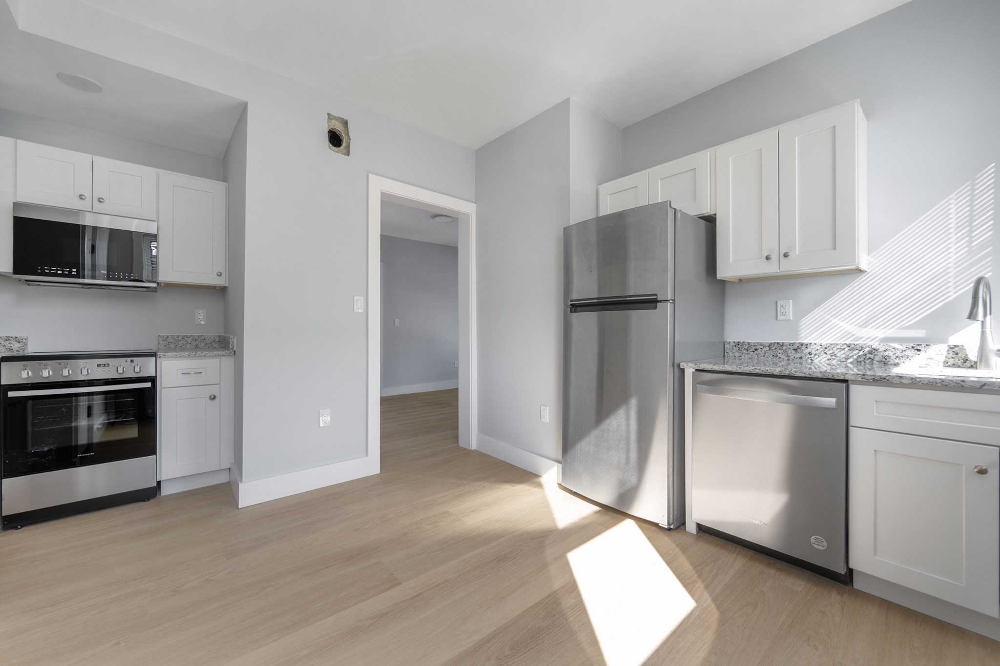 566 Shirley St # 4 Property Photo 1