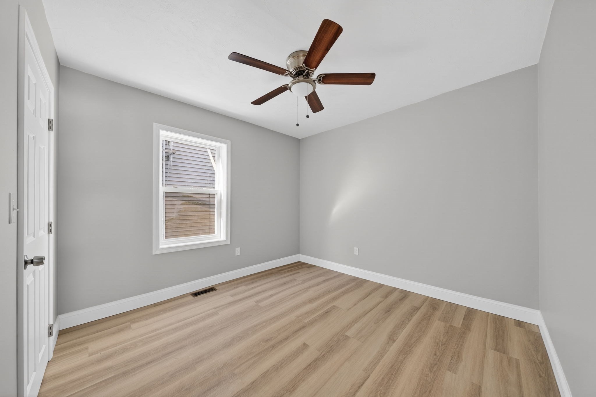 169 Grant St Property Photo 11