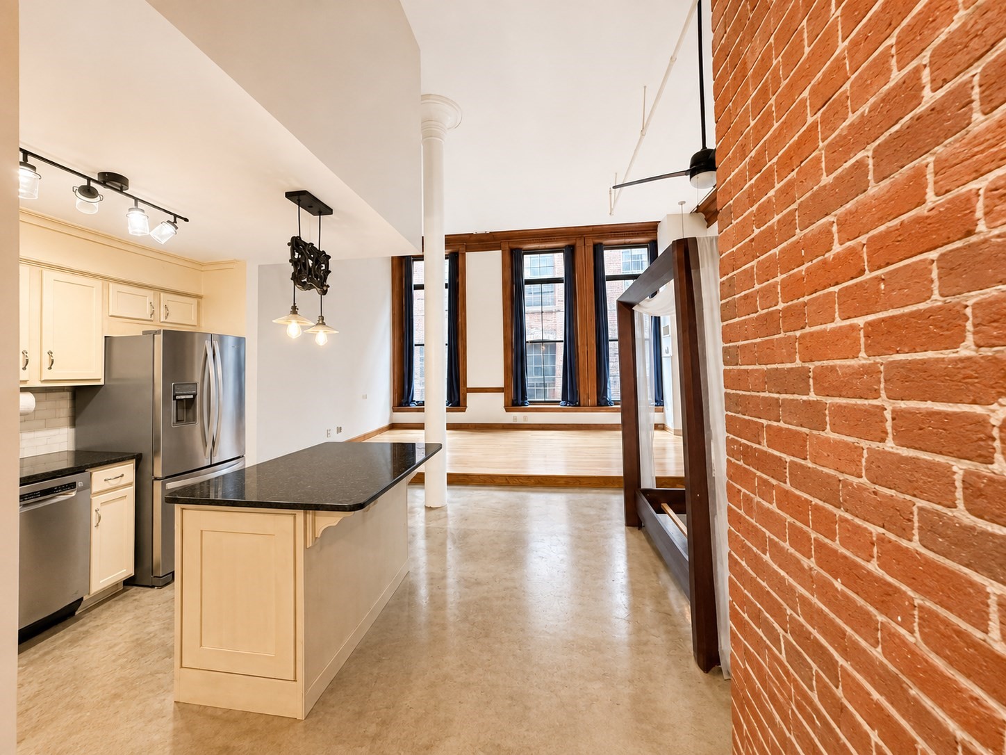 172 Middle St # 206 Property Photo 3