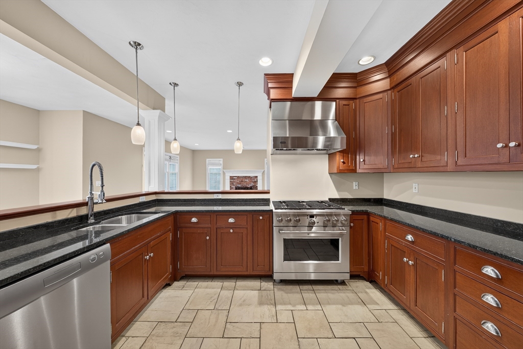 142 Holman St Property Photo 11