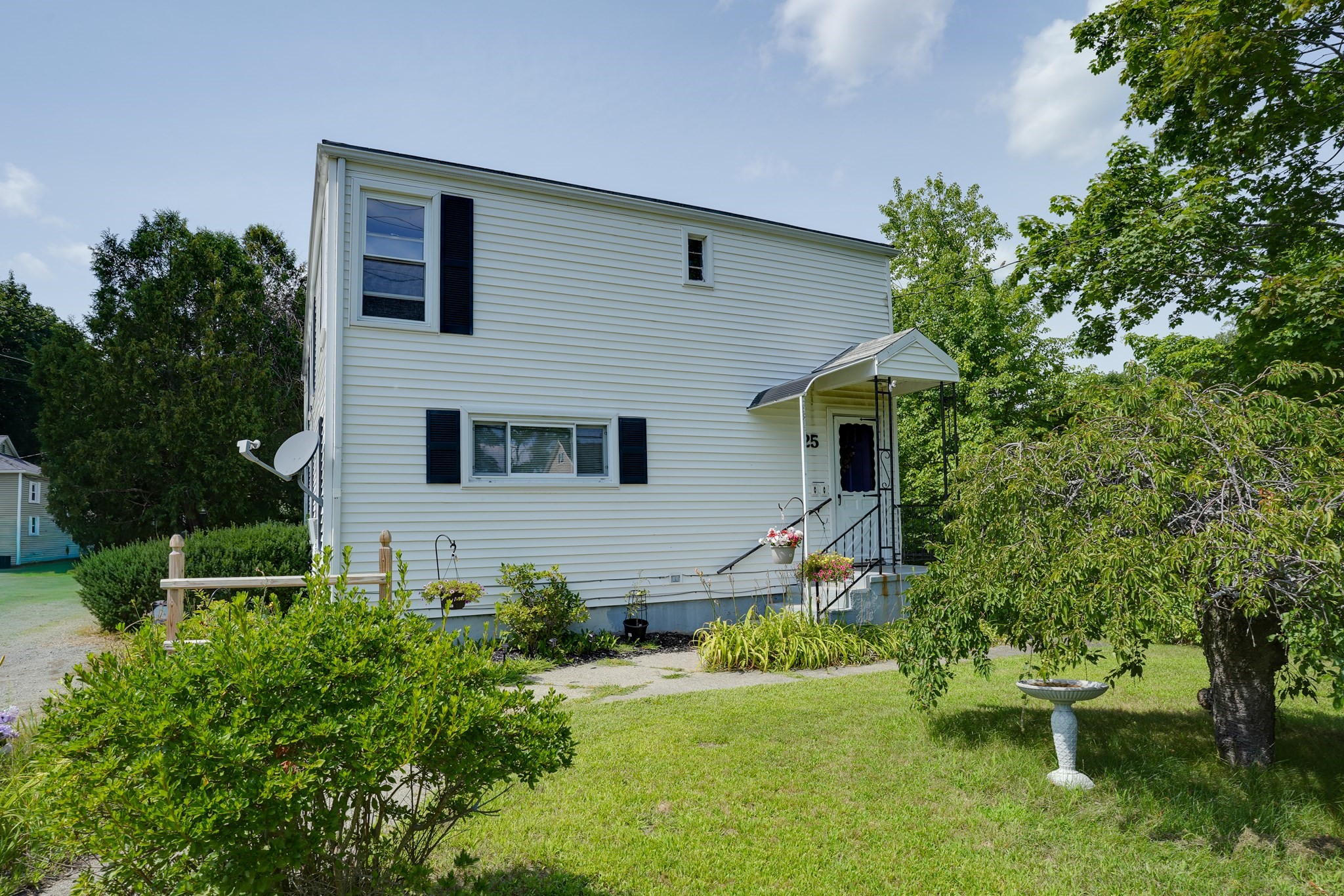 25 E Main St Property Photo 1