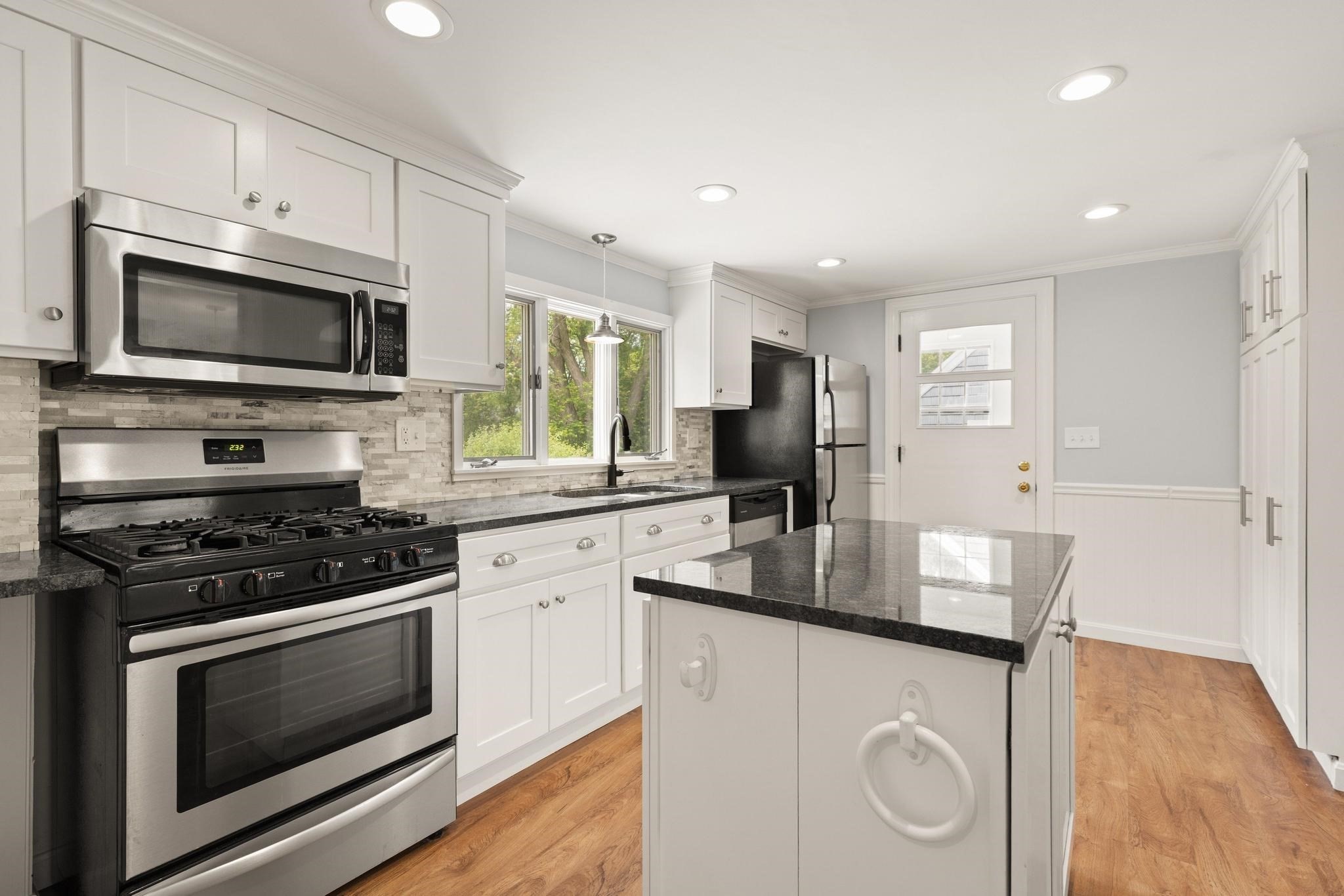128 Rock Street Property Photo 4