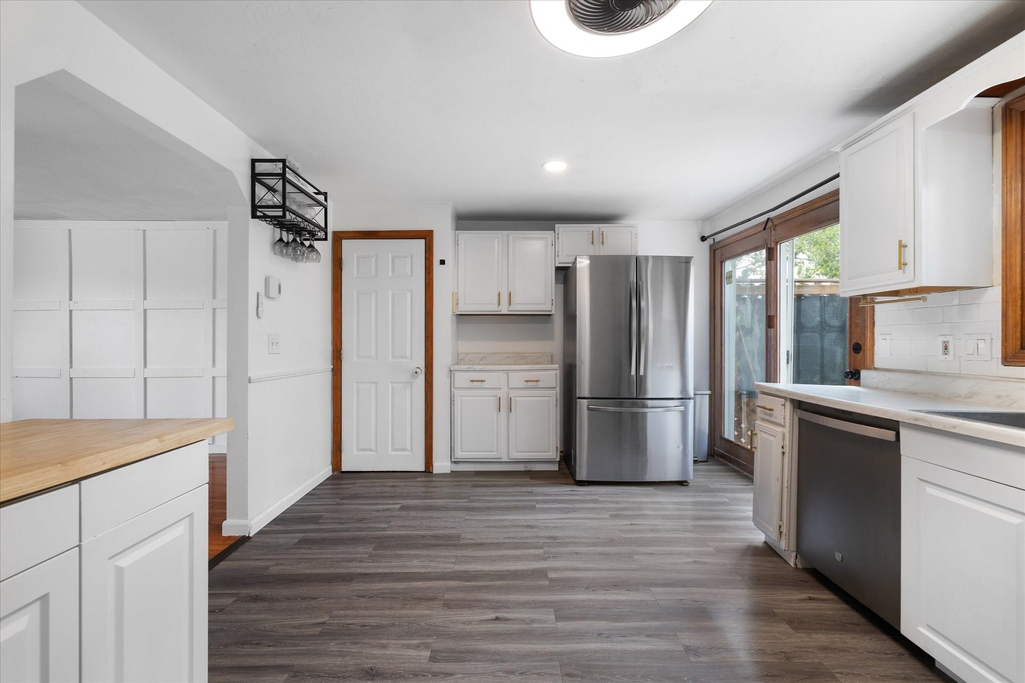 15 Gibbs St # G Property Photo 6