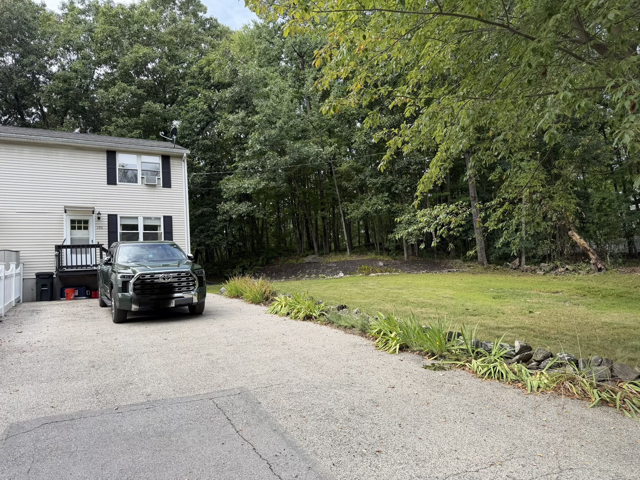 193 Svenson Ave Property Photo 1