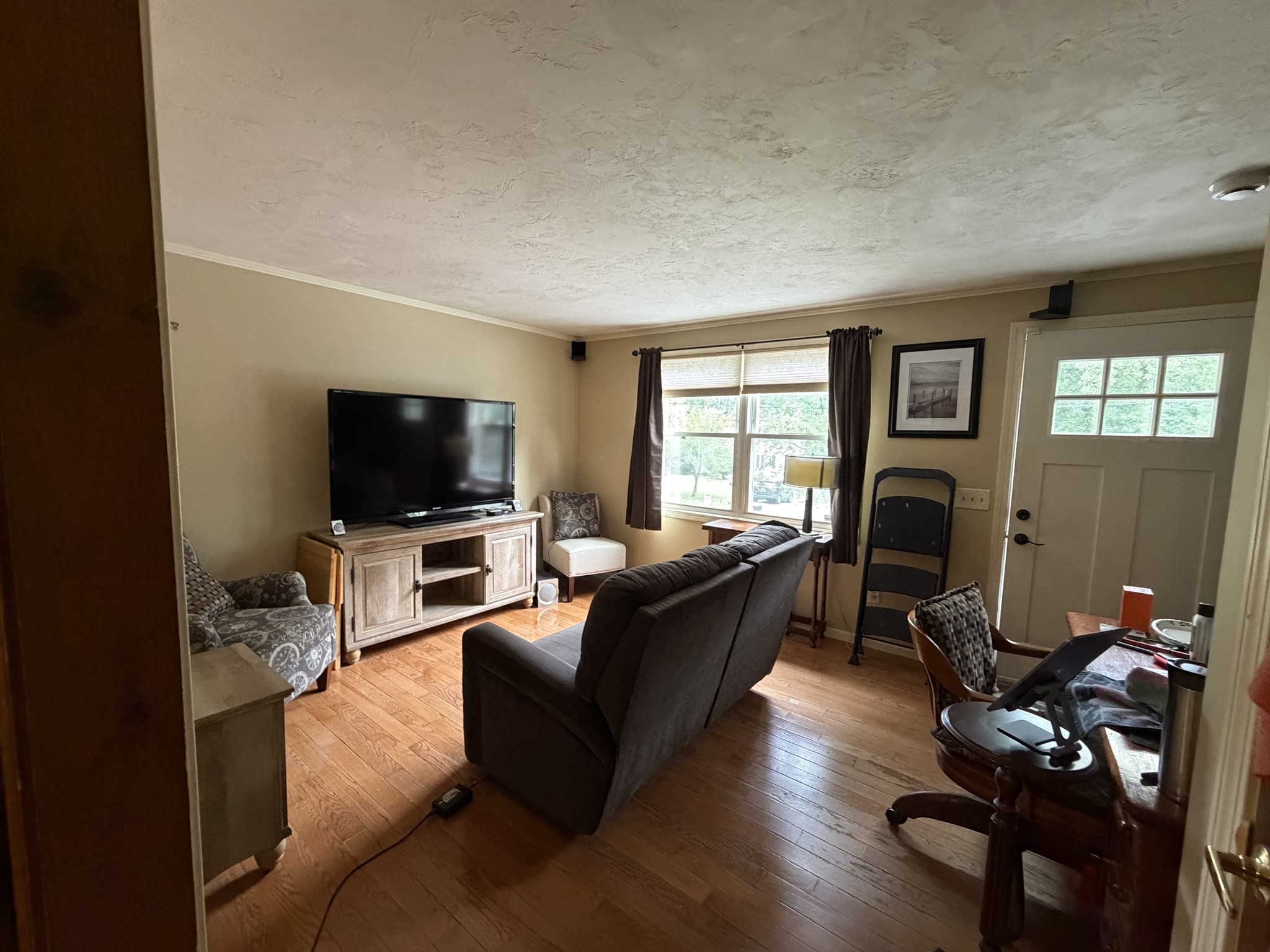 193 Svenson Ave Property Photo 4