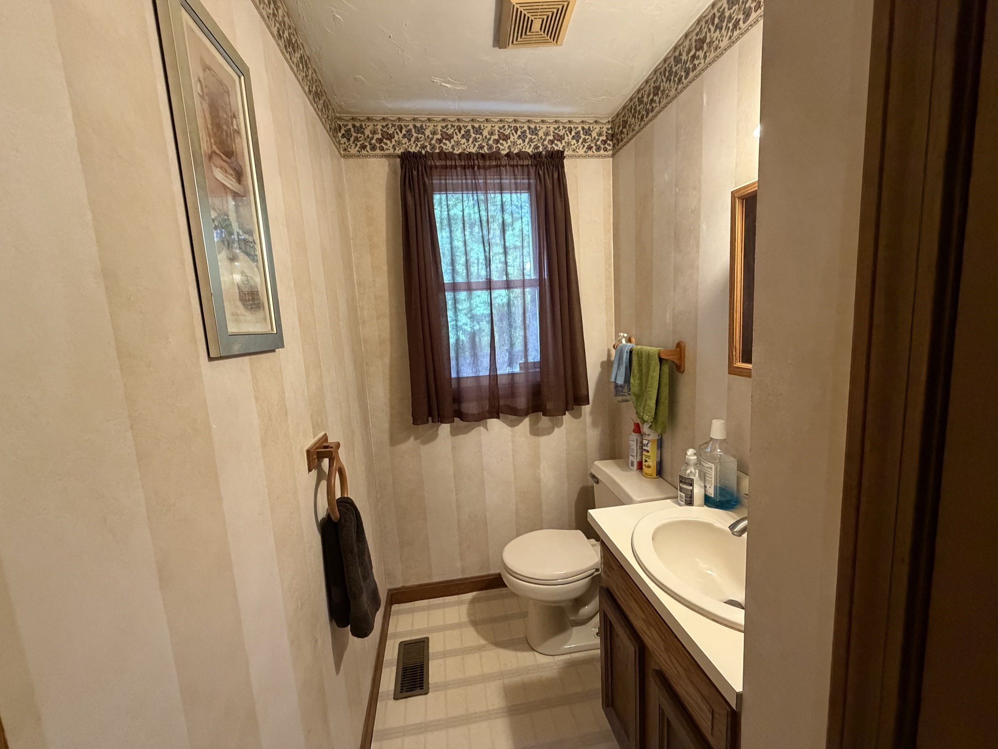 193 Svenson Ave Property Photo 8