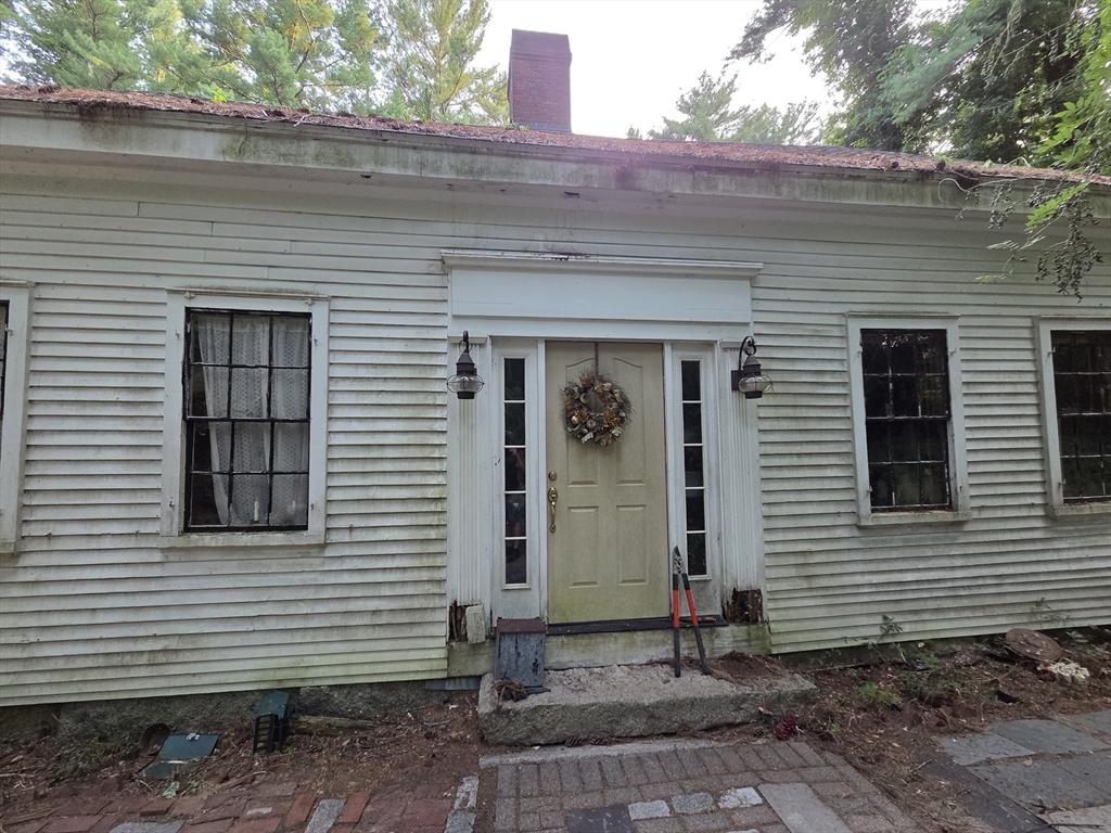 425 Main St Property Photo 1
