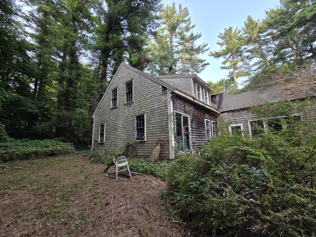 425 Main St Property Photo 12