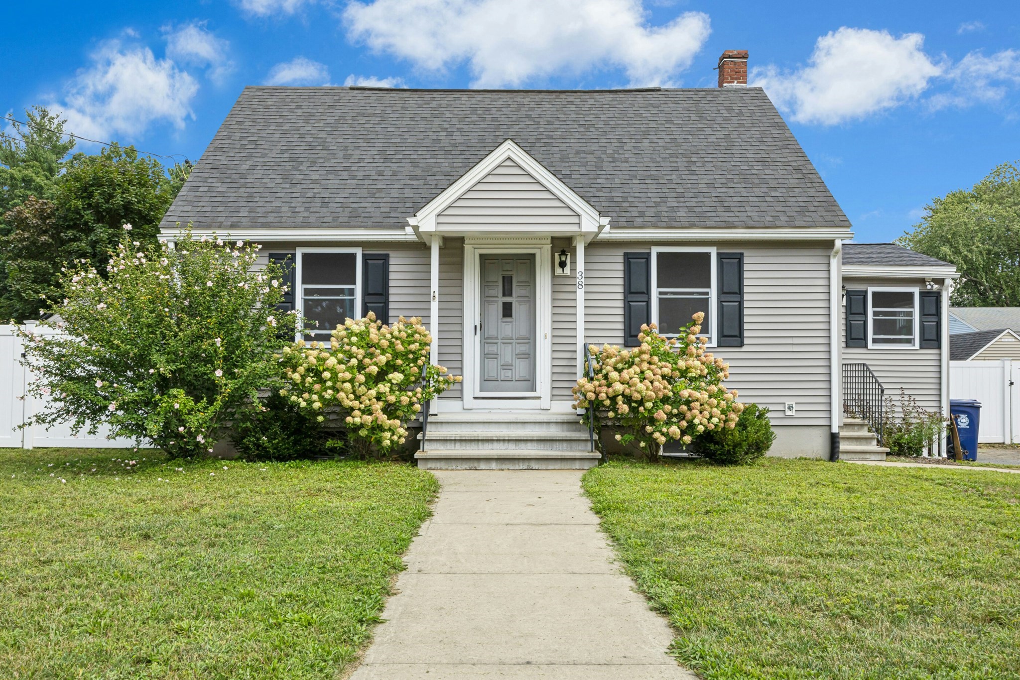 38 Oakdale Road Property Photo 1