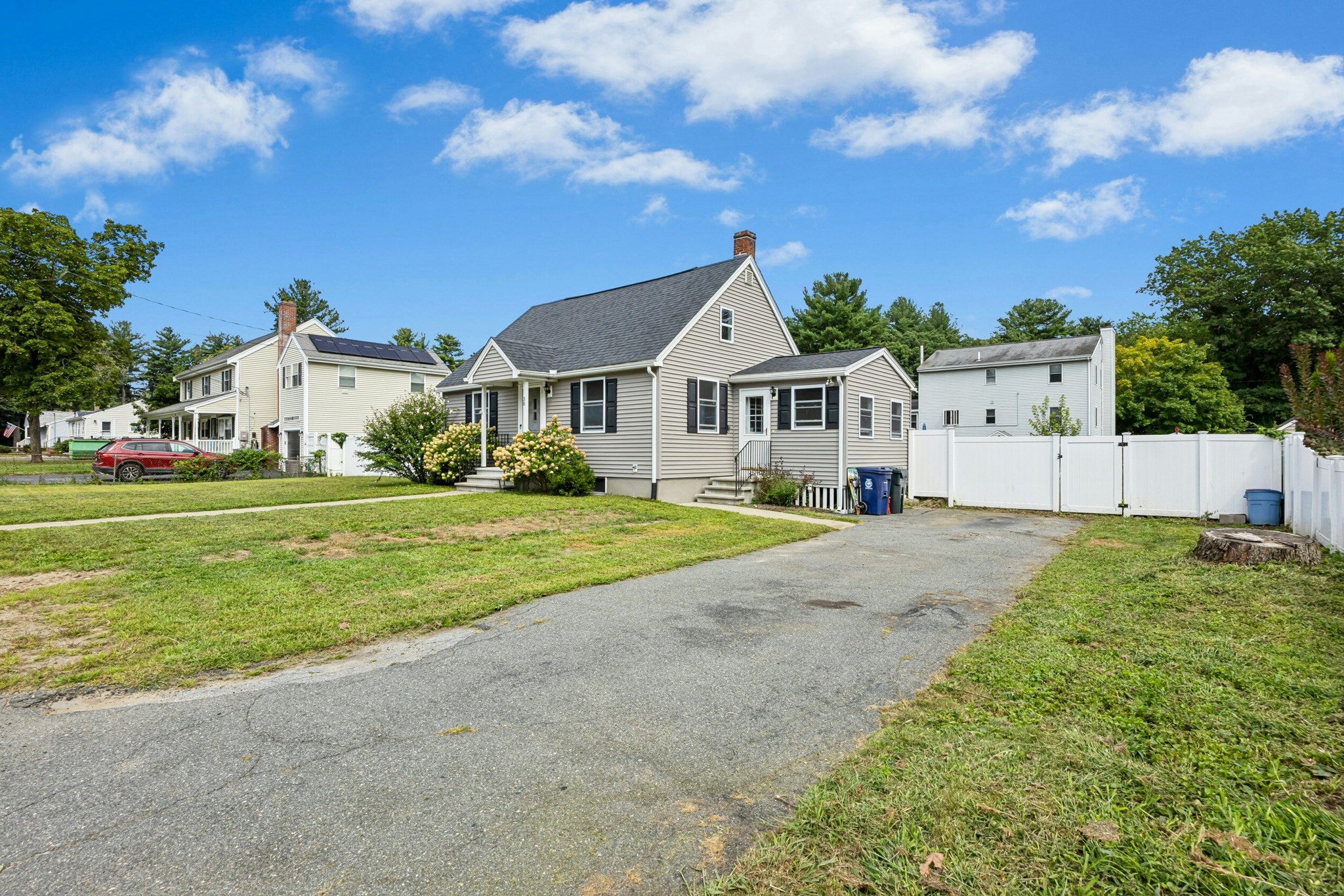 38 Oakdale Road Property Photo 2