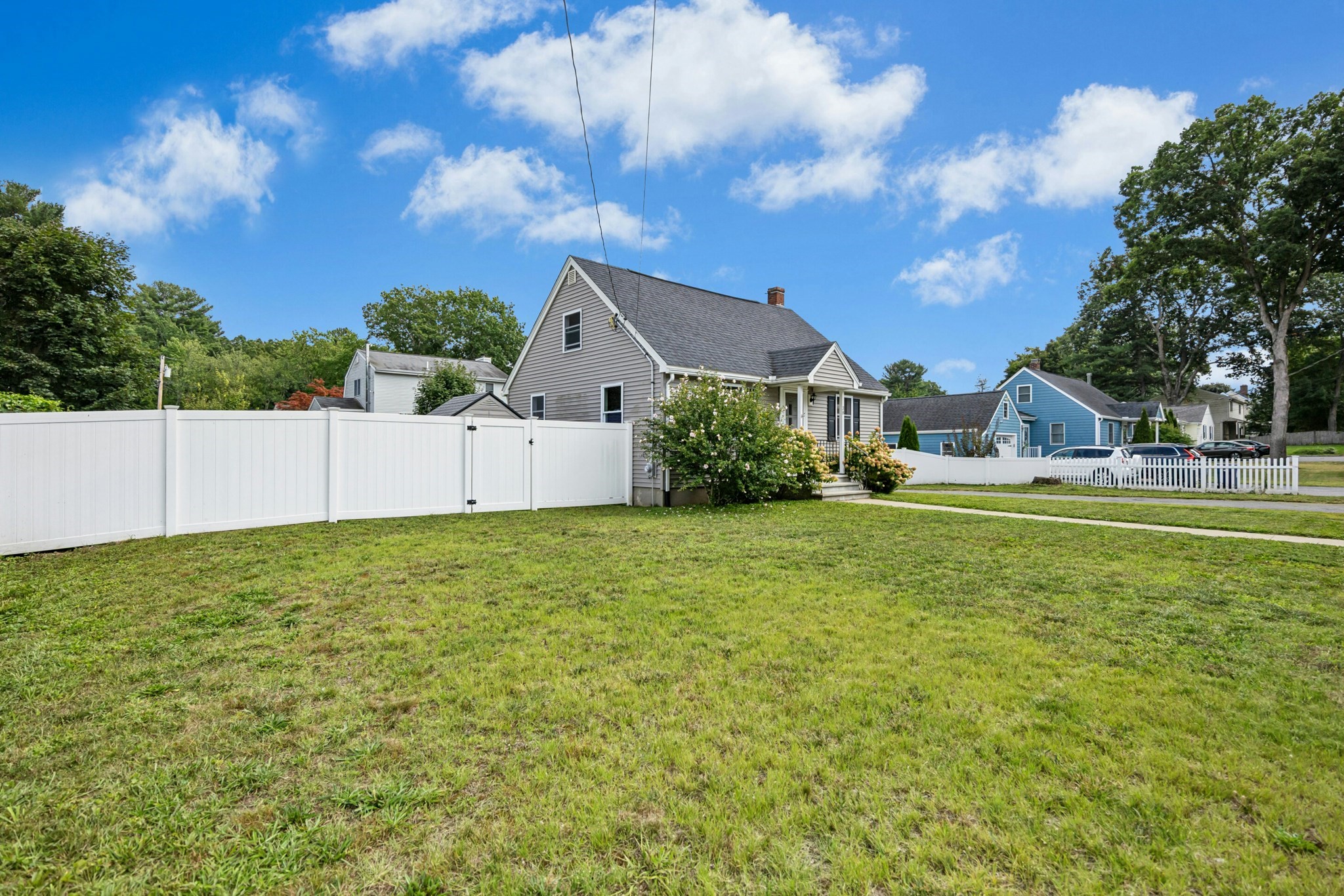 38 Oakdale Road Property Photo 3