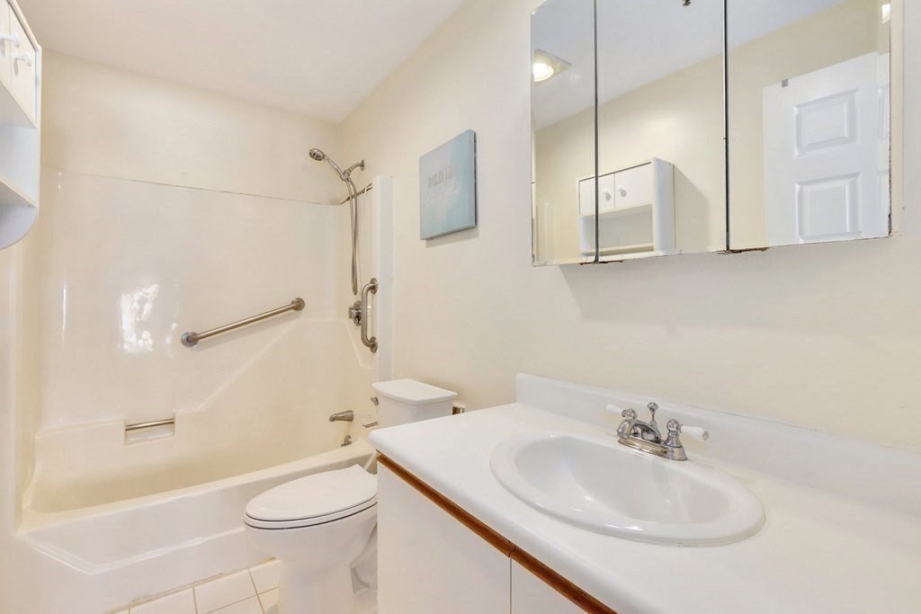 3920 Mystic Valley Pkwy # 410 Property Photo 10