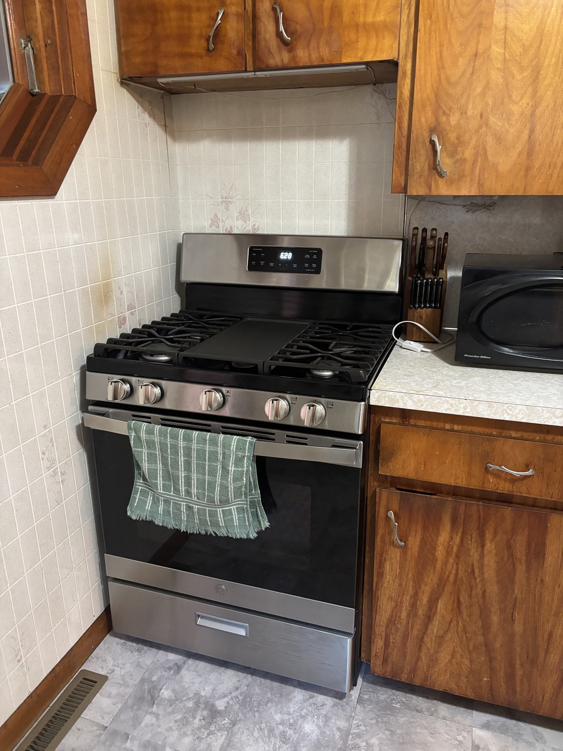 56 Eleventh Ave Property Photo 2
