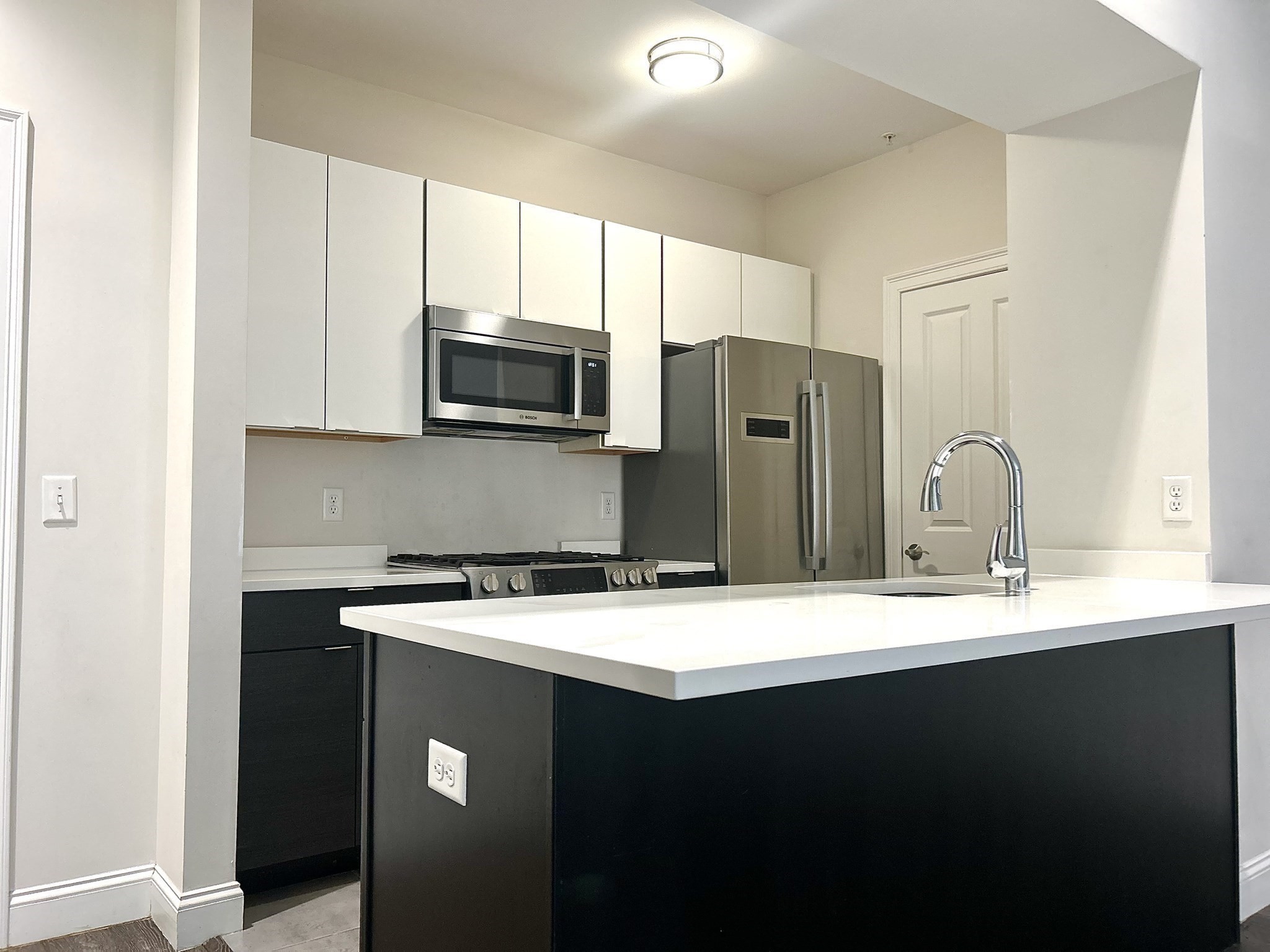 1022 Hancock Street # 209 Property Photo 1