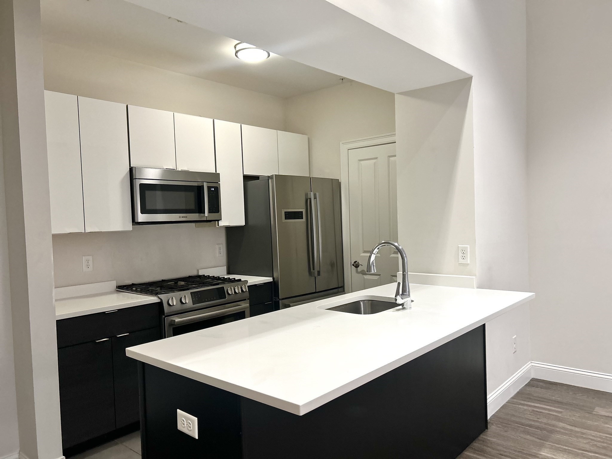 1022 Hancock Street # 209 Property Photo 2