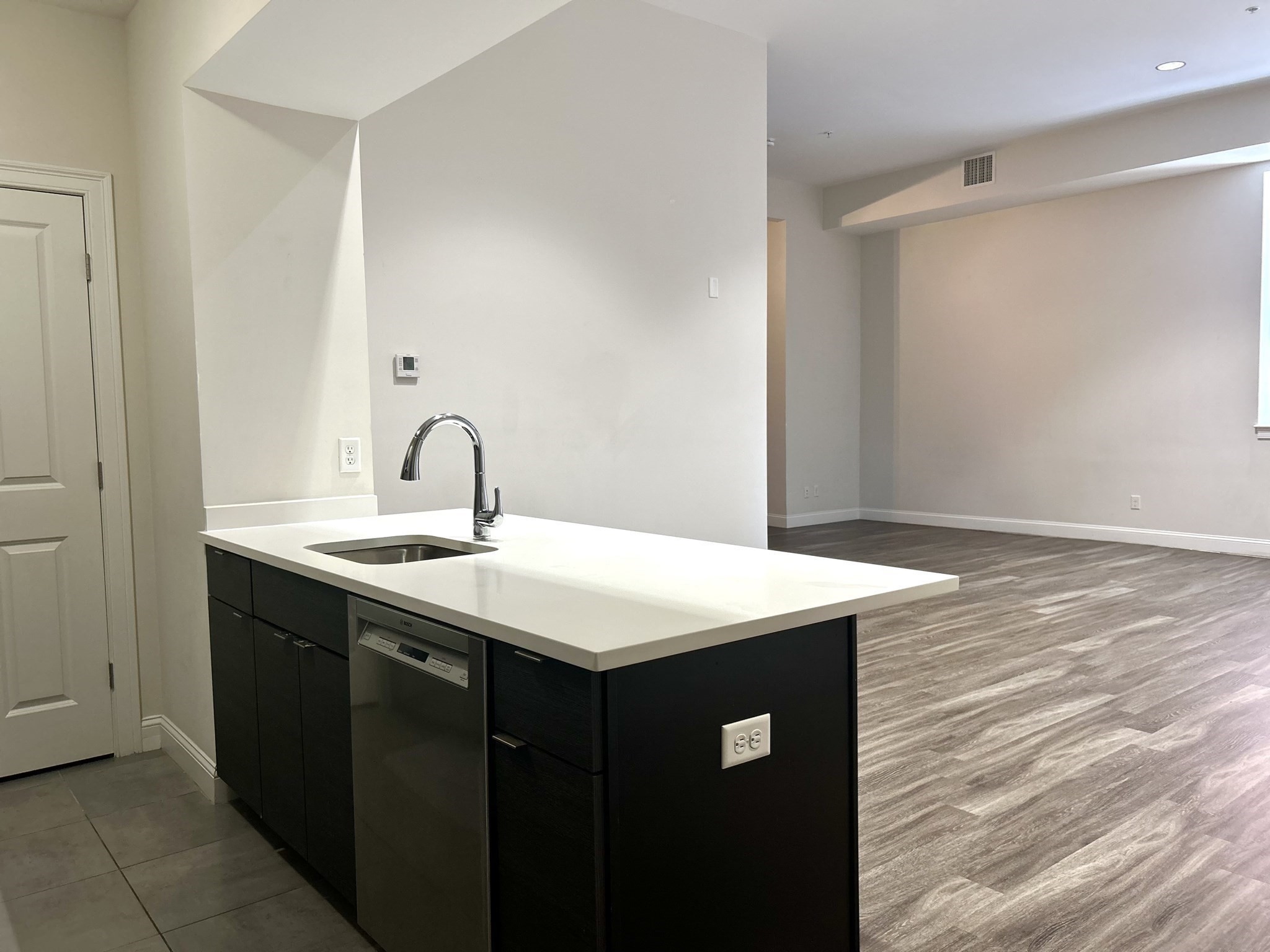 1022 Hancock Street # 209 Property Photo 6
