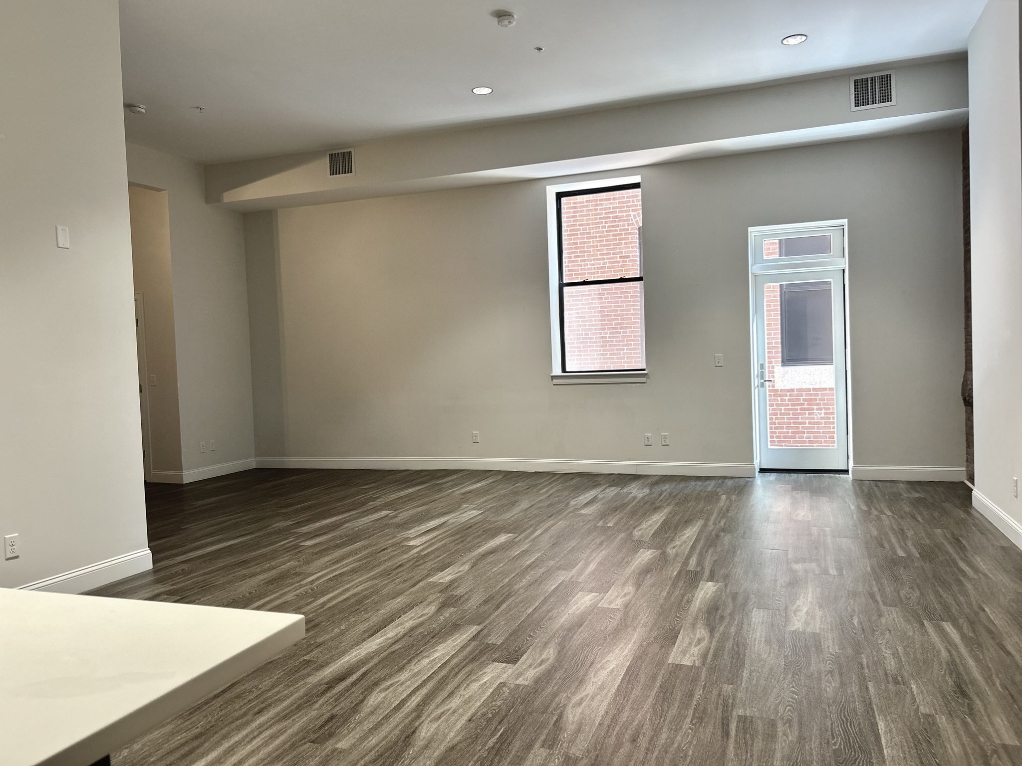 1022 Hancock Street # 209 Property Photo 8