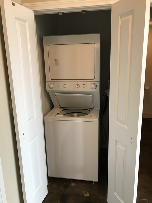 21 Illinois St # 402 Property Photo 18