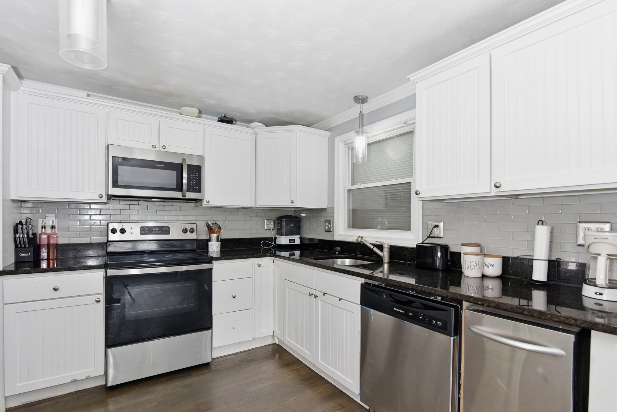 54 Michael Dr Property Photo 3