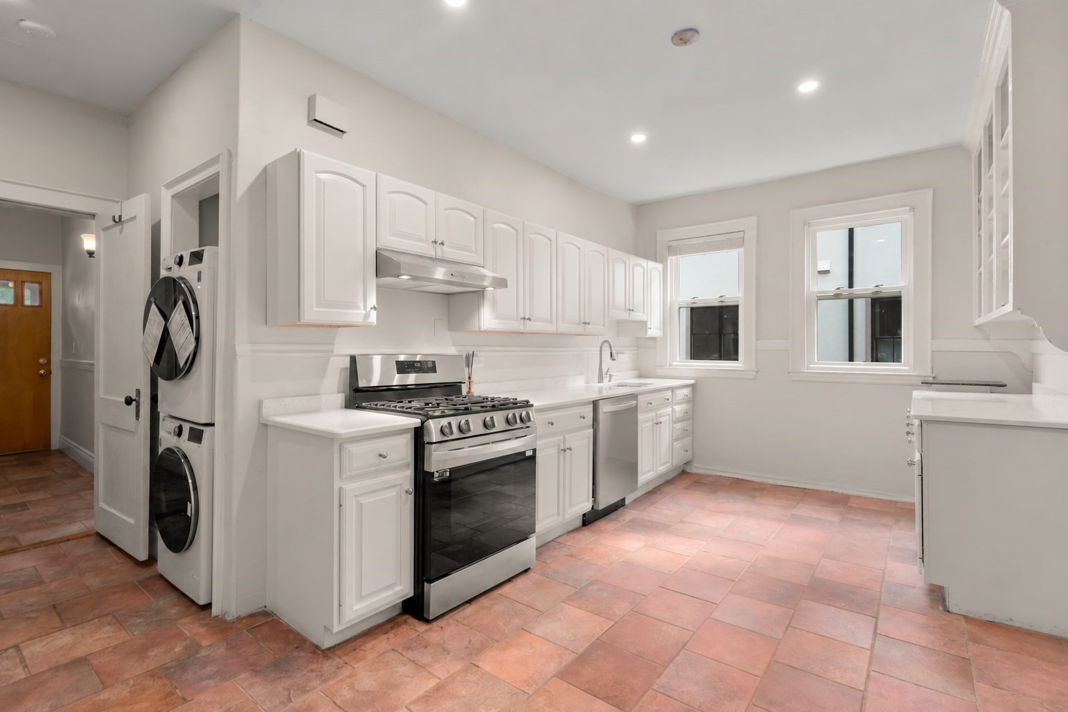 67 Green St # 67 Property Photo 1