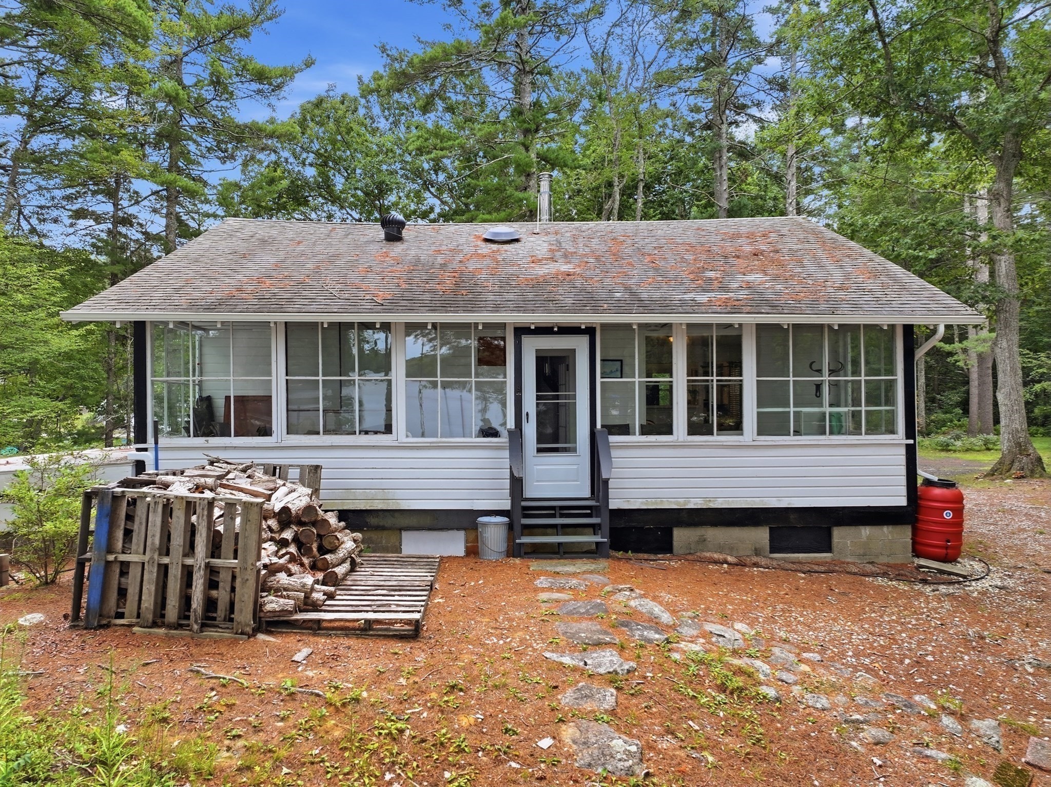 99 Lakeshore Drive Property Photo 24