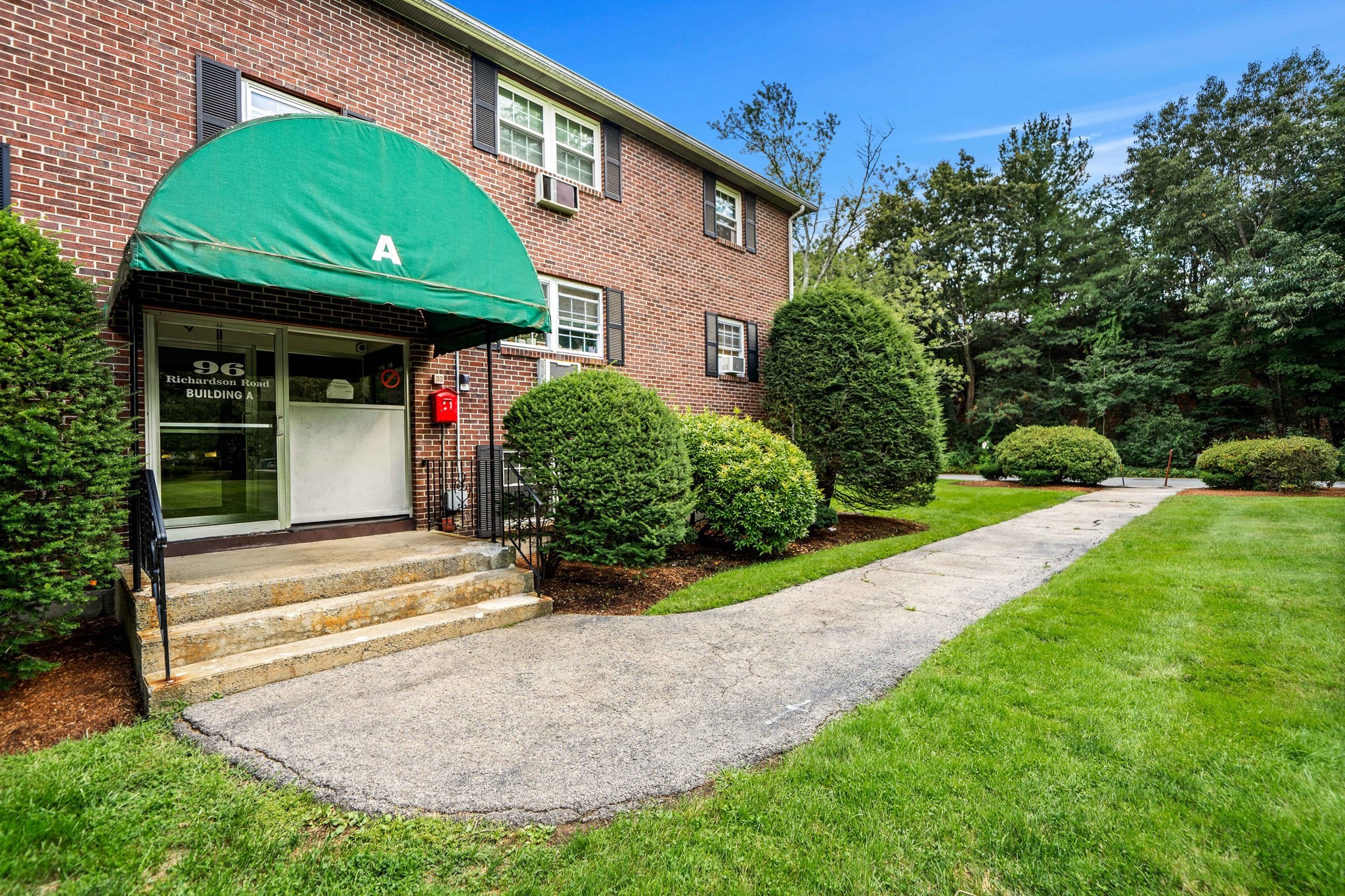 96 Richardson Rd # A5 Property Photo 3