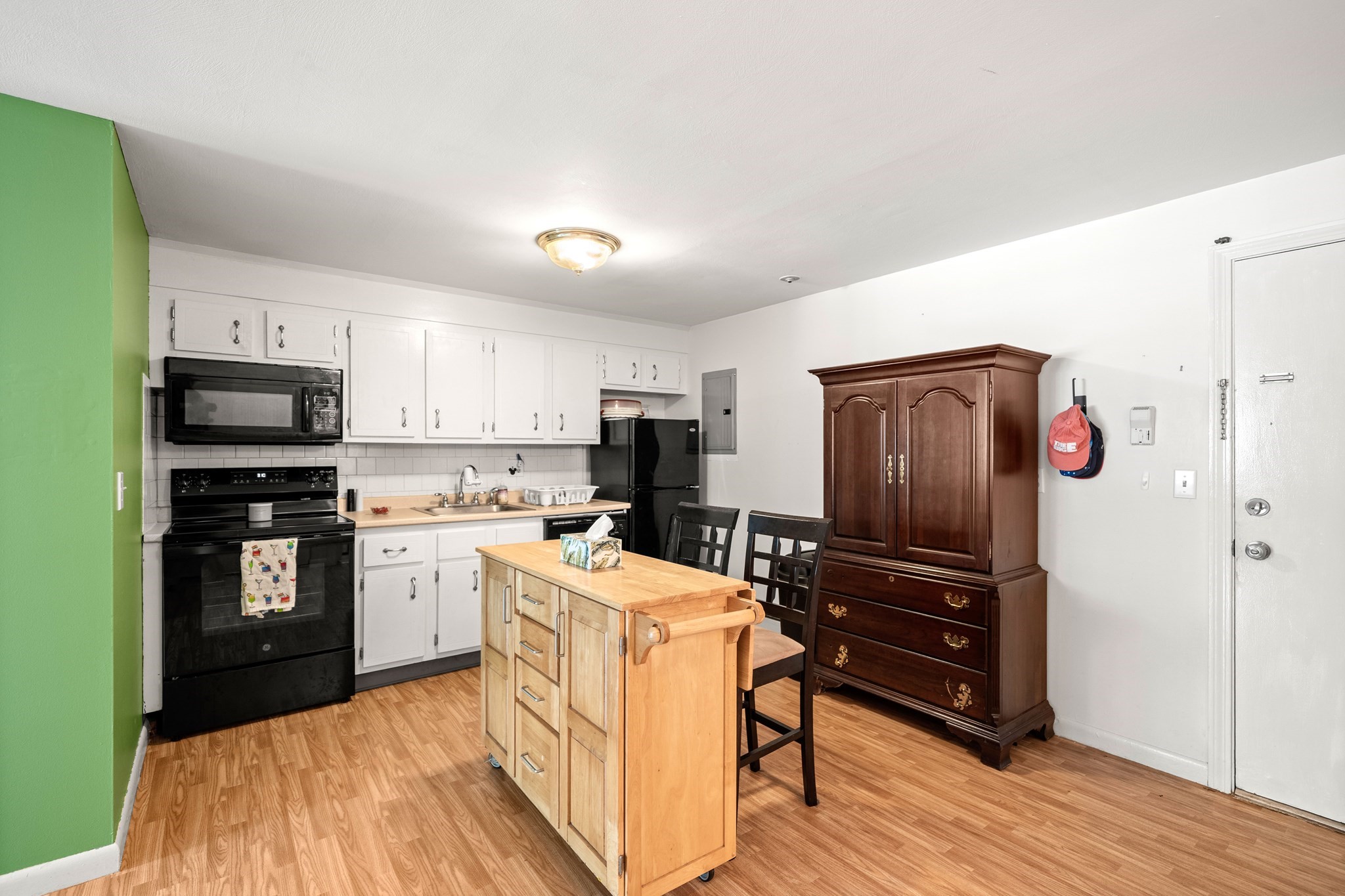 96 Richardson Rd # A5 Property Photo 12