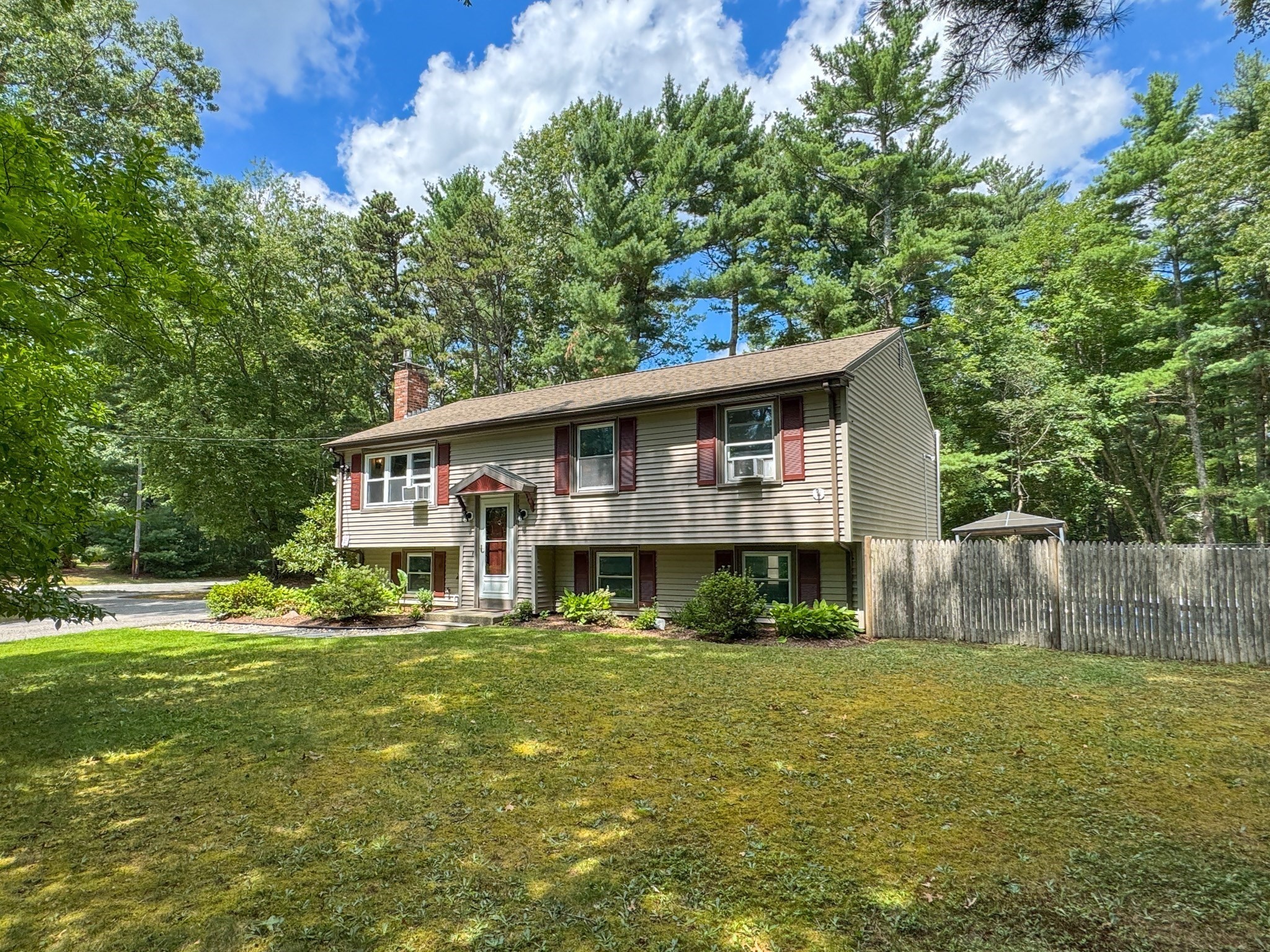 617 Marys Pond Rd Property Photo 2