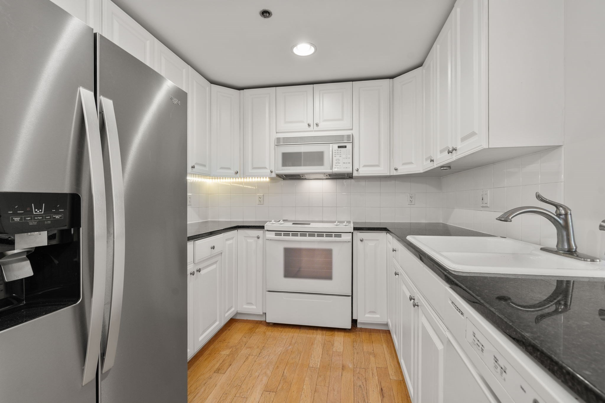 73 Chelsea St # 305 Property Photo 6