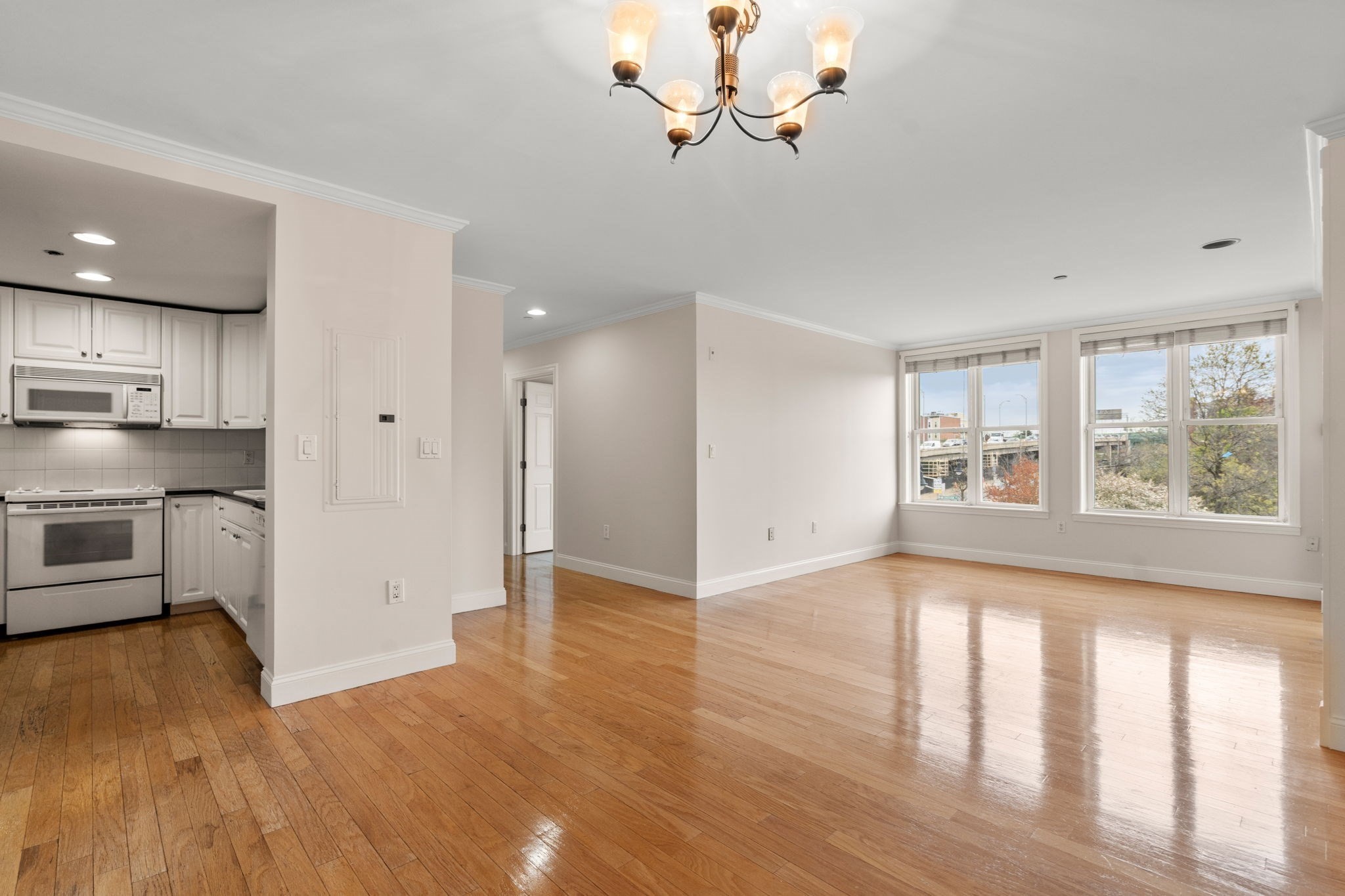 73 Chelsea St # 305 Property Photo 14