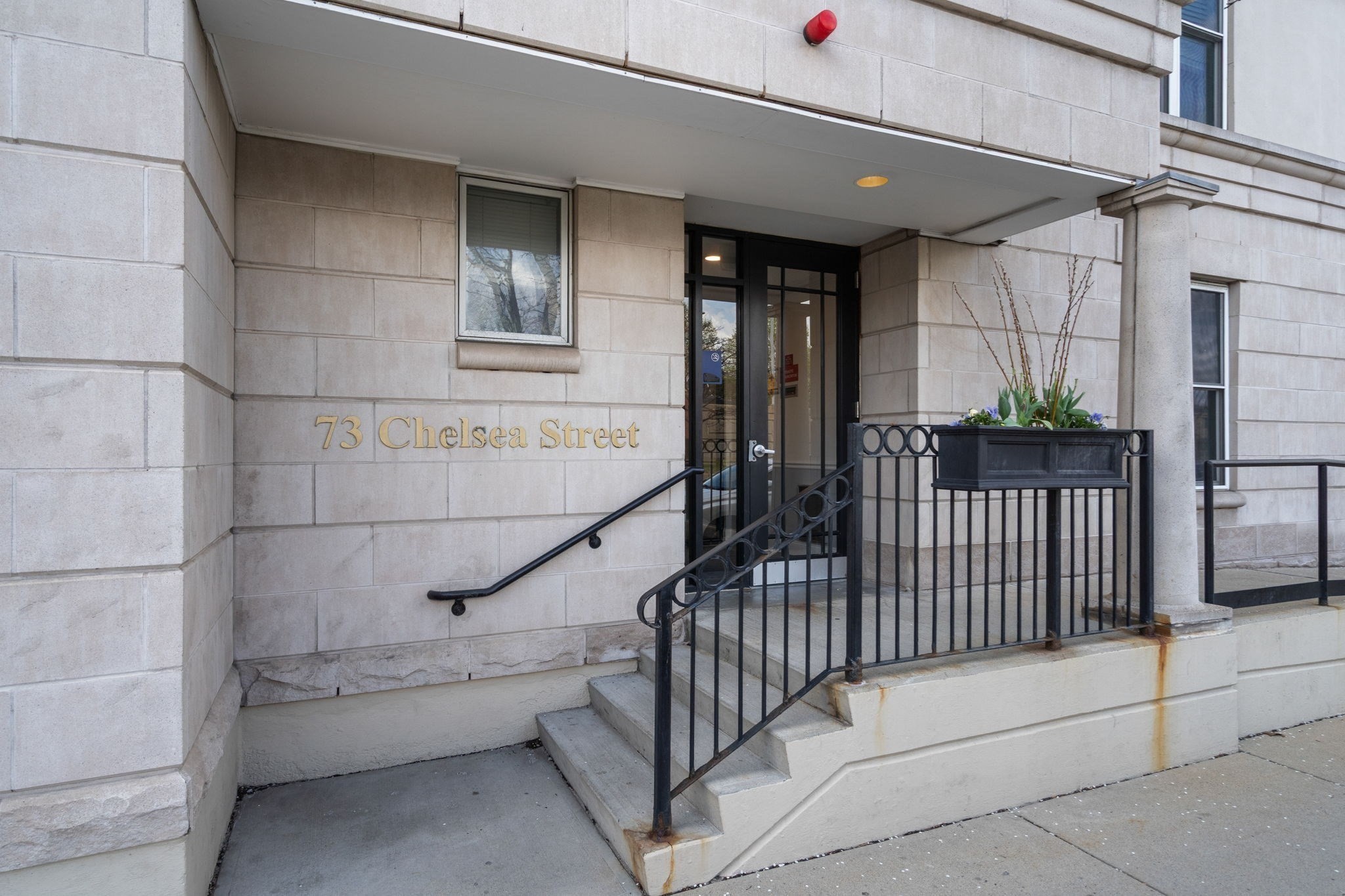 73 Chelsea St # 305 Property Photo 16