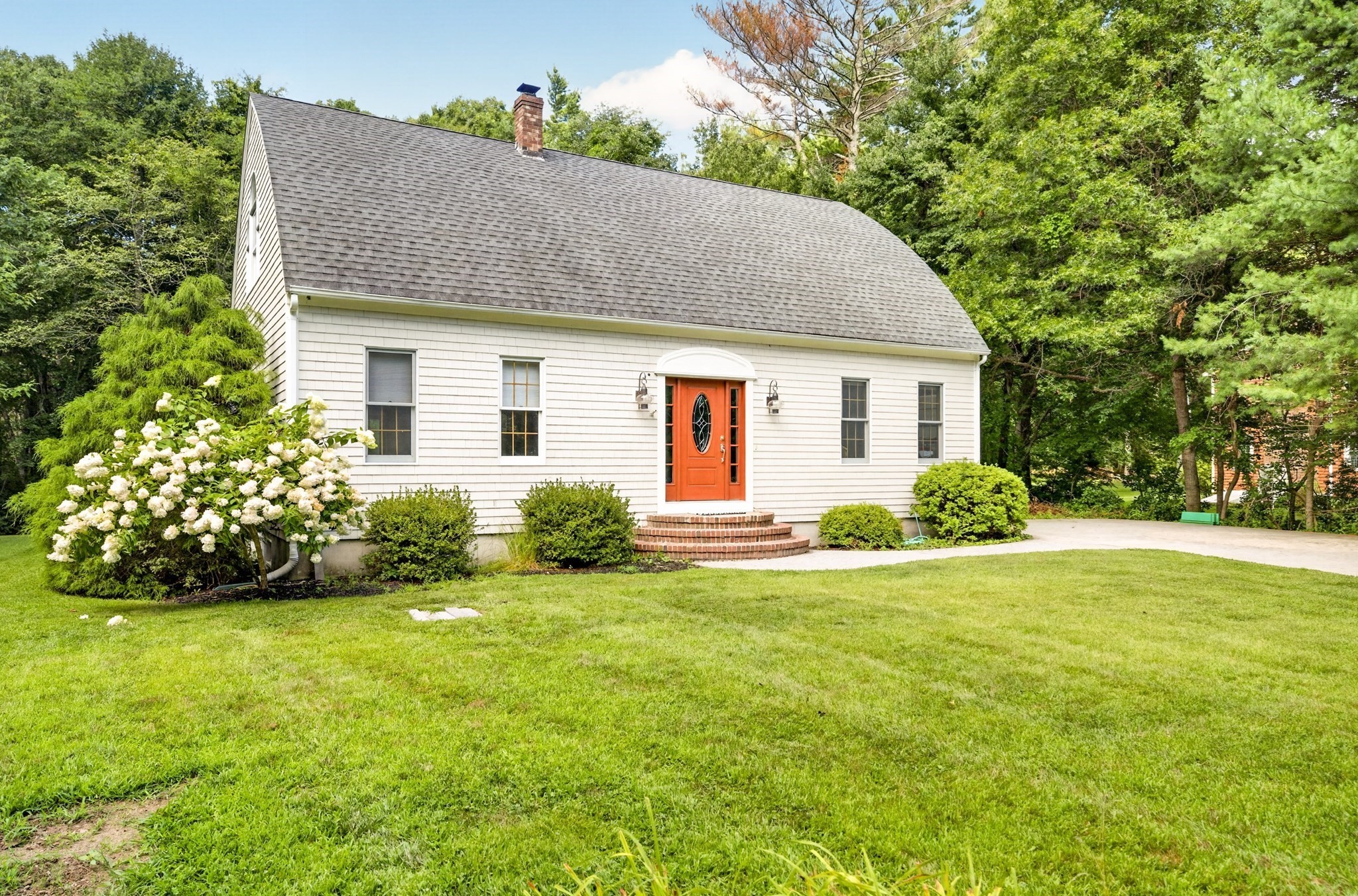 32 Slades Farm Ln Property Photo 1