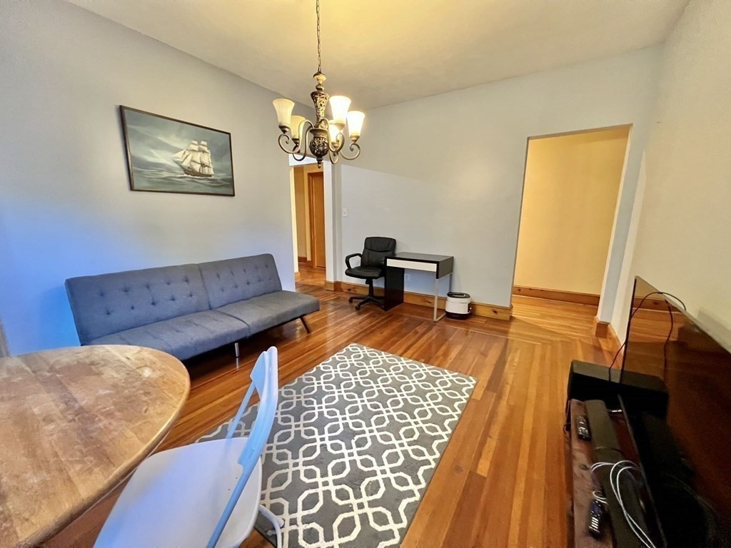 558 Washington St # 1 Property Photo 1