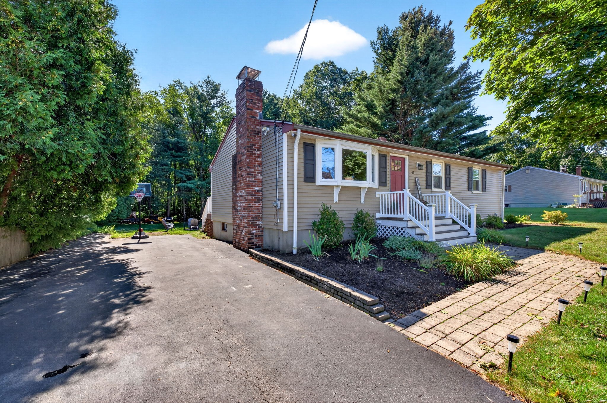 67 Nicholas Rd Property Photo 2