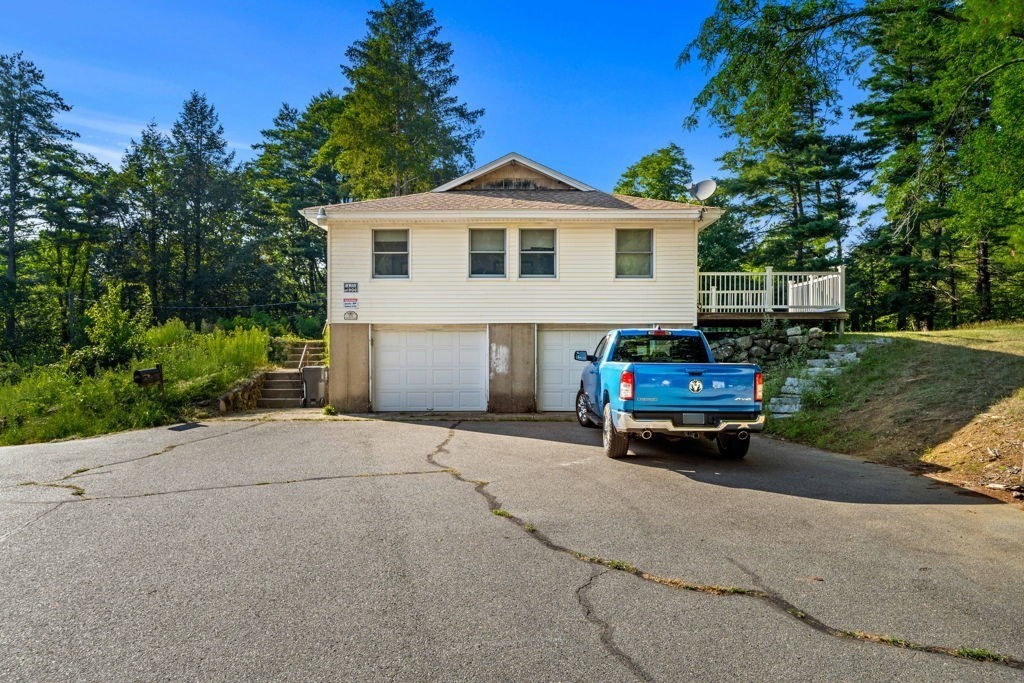239 Lovers Ln Property Photo 13
