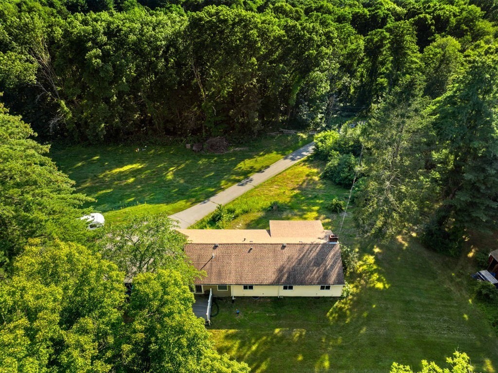 239 Lovers Ln Property Photo 16