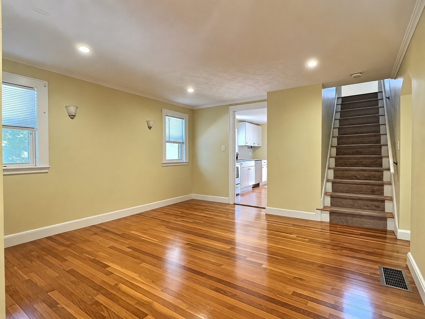 53 Davis Ave # 53 Property Photo 3