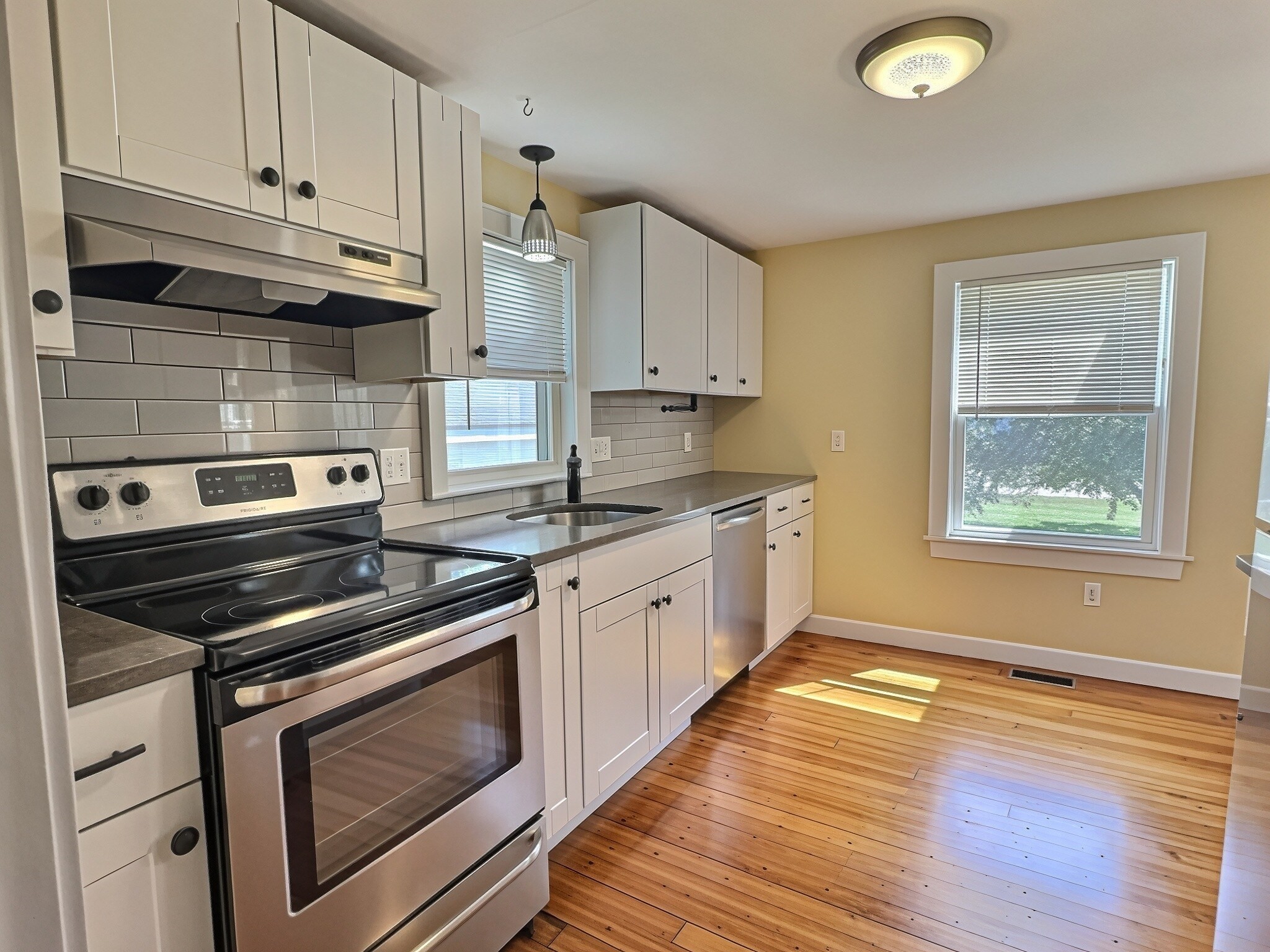 53 Davis Ave # 53 Property Photo 4