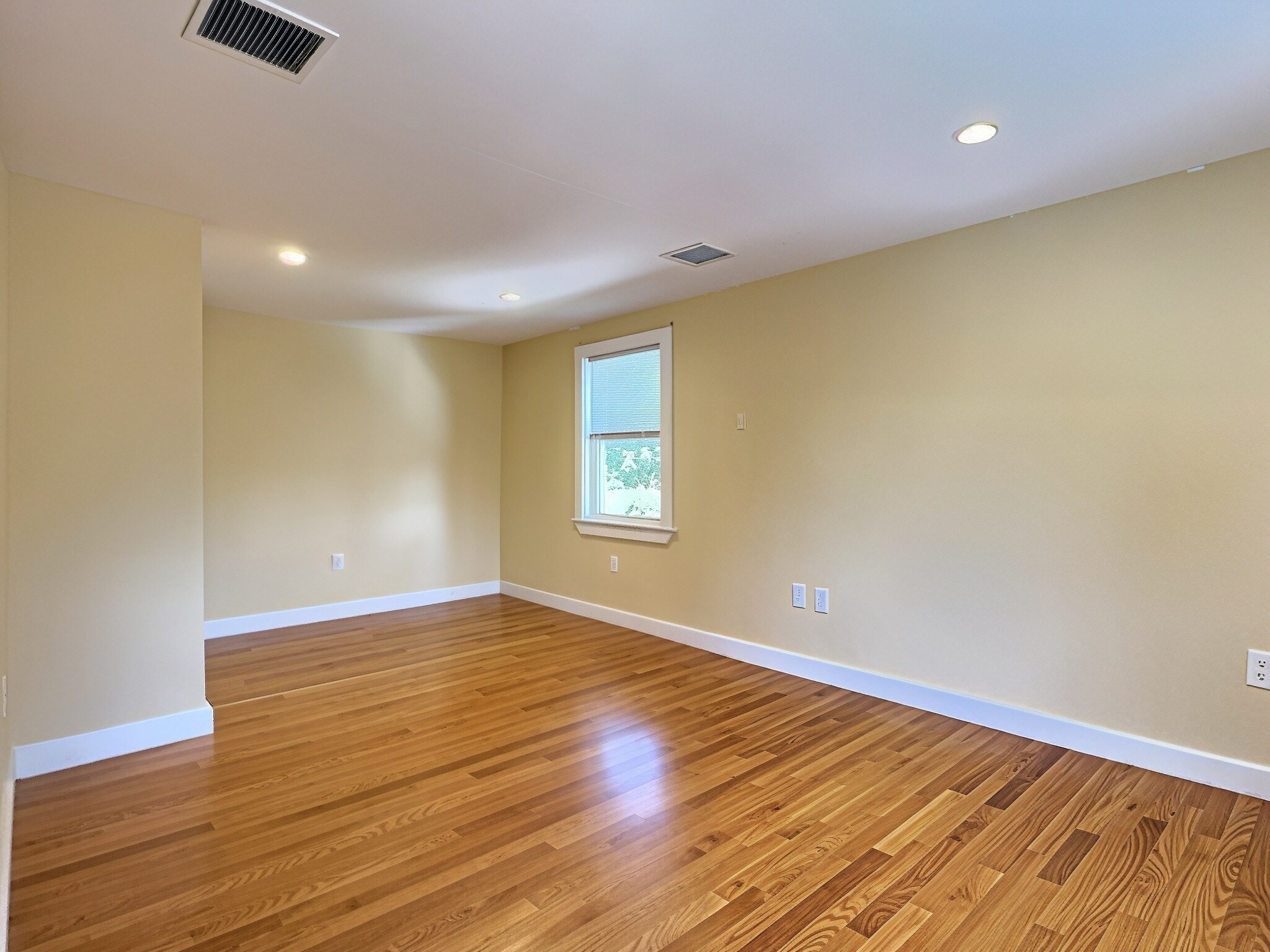 53 Davis Ave # 53 Property Photo 10
