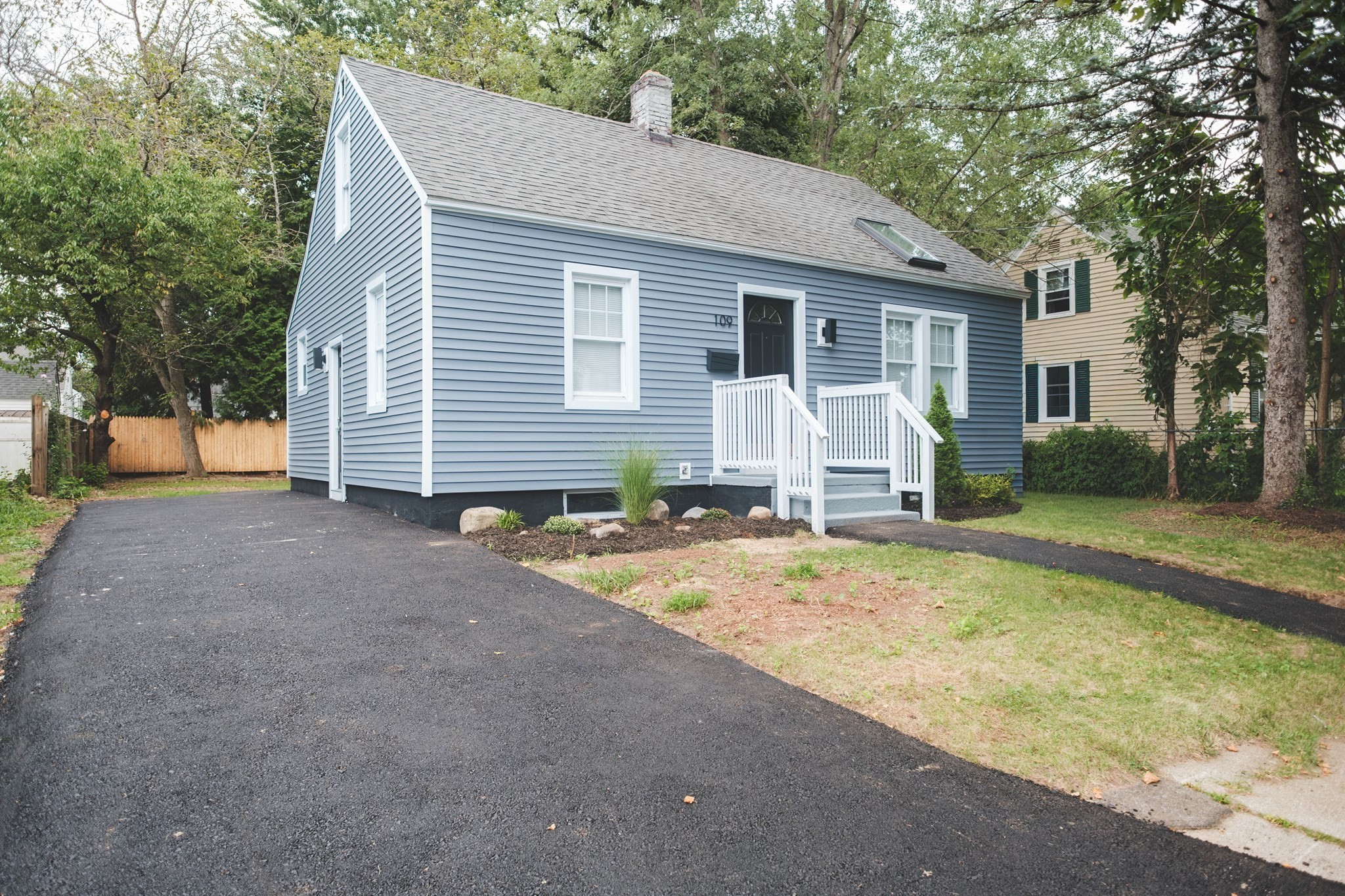 109 Powell Ave Property Photo 1